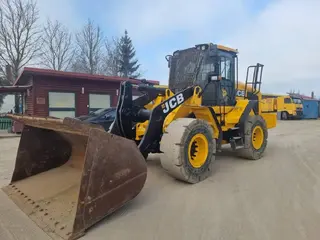 JCB 427 L180E — Foto 4