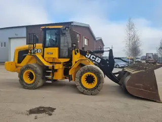 JCB 427 L180E — Foto 8