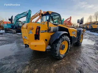 JCB 4CX 540-140 Hi-Viz — Foto 4