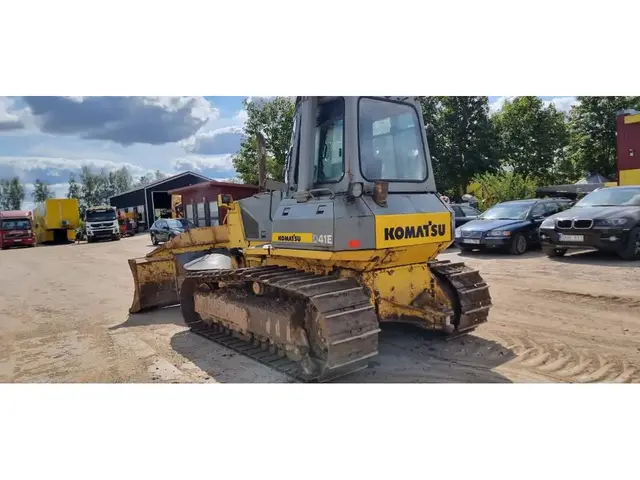 Komatsu 1 tonne D41E — Buldozeriai — naudotas parduodama | 123Machinery