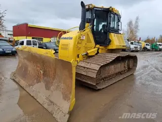Komatsu 1 tonne D61PXi-24 — Foto 2