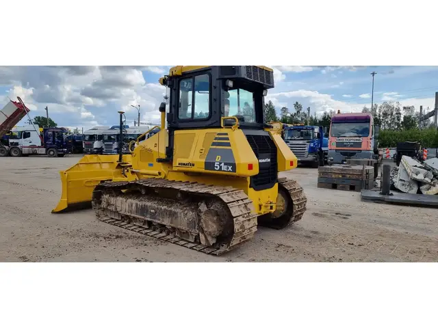 Komatsu D51EX — Buldozeriai — naudotas parduodama | 123Machinery
