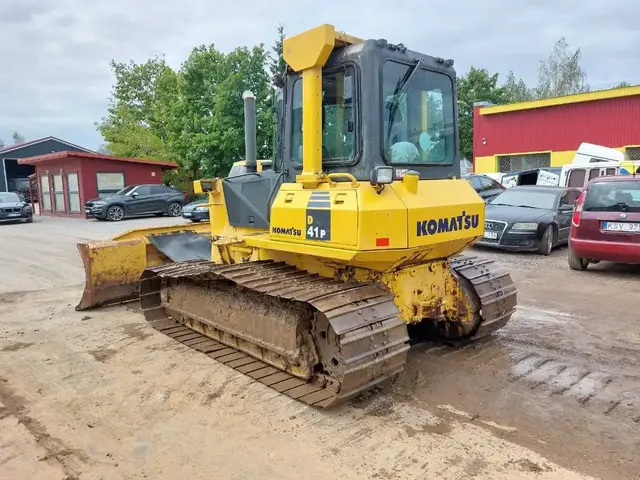 Komatsu D41P-6 — Buldozeriai — naudotas parduodama | 123Machinery