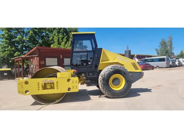 BOMAG BW211D-3 — Vieno būgno tankinimo mašinos — naudotas parduodama | 123Machinery