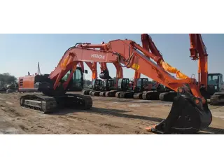 Hitachi ZX330LC-5G — Foto 2