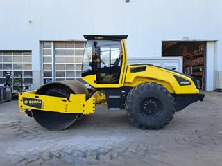 BOMAG BW 213 D-5 SL — Vieno būgno tankinimo mašinos — naudotas parduodama | 123Machinery