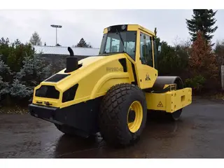 BOMAG BW 218 D-40 — Одновальцовые катки — новый купить | 123Machinery