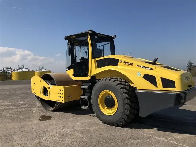 BOMAG BW 219 BVC-5 — Vieno būgno tankinimo mašinos — demonstracinis parduodama | 123Machinery