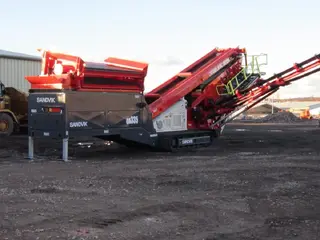 Sandvik QA335 — Vibraciniai sietai — naudotas parduodama | 123Machinery