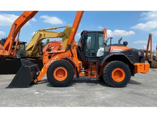 Hitachi ZW220-6 — Фронтальные погрузчики — б/у купить | 123Machinery