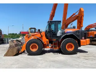 Hitachi ZW250-6 — Фронтальные погрузчики — б/у купить | 123Machinery