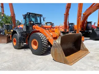 Hitachi ZW250-6 — Foto 2