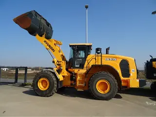 Hyundai HL 975 — Ratiniai krautuvai — naudotas parduodama | 123Machinery