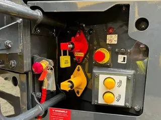 Komatsu WA900-8R — Foto 4