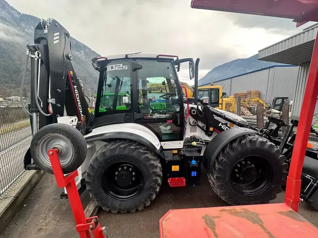 Hidromek HMK102S Supra K4 — Экскаваторы-погрузчики | 123Machinery