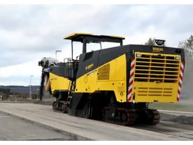 BOMAG BM 2200-75 — Asfalto frezavimo mašinos — naudotas parduodama | 123Machinery