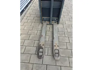 Jungheinrich ERD 220 --> Batterie aus 2019! — Foto 6