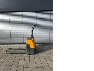 Jungheinrich EME114 - NEUE Batterien 10/2025 — Foto 2