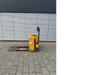 Jungheinrich EJE 116 Batterie aus 2020 — Elektriniai paletių vežimėliai — naudotas parduodama | 123Machinery