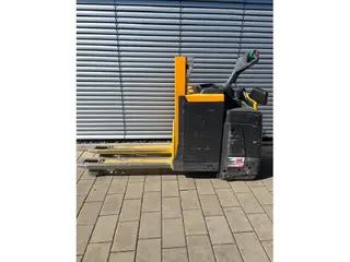 Jungheinrich ERD 220 — Штабелёры — б/у купить | 123Machinery