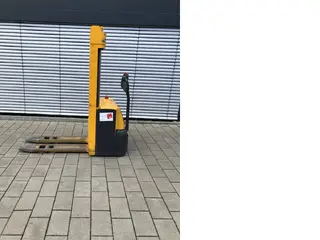 Jungheinrich EJC 112 — Штабелёры — б/у купить | 123Machinery