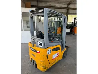 Jungheinrich EFG 215 Batterie Neu 10/25 — Foto 3