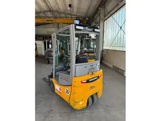 Jungheinrich EFG 215 Batterie Neu 10/25 — Foto 4