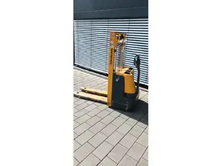 Jungheinrich EJC110 — Штабелёры — б/у купить | 123Machinery