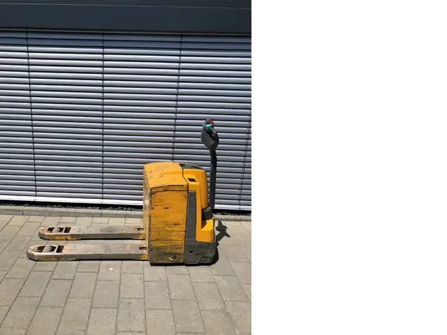 Jungheinrich EJE 220 R — Elektriniai paletių vežimėliai — naudotas parduodama | 123Machinery