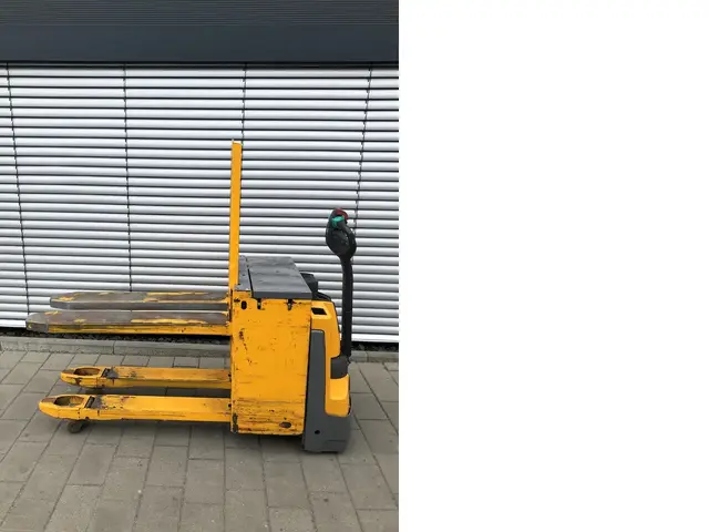 Jungheinrich EJE-C 20 — Elektriniai paletių vežimėliai — naudotas parduodama | 123Machinery
