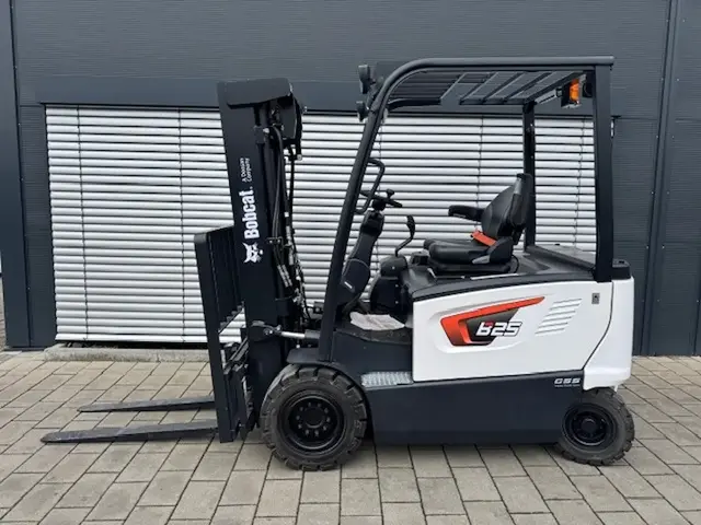 Bobcat B25X Neugerät mit Herstellergarantie — Электрические погрузчики | 123Machinery