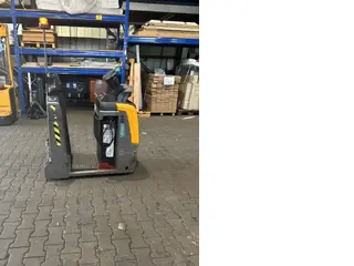 Jungheinrich EZS130 — Vilkimo traktoriai — naudotas parduodama | 123Machinery