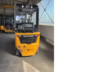 Jungheinrich TFG 320s — Foto 2