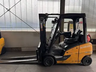 Linde H 18 T-01  391 Triplex Zinkenverstellgerät — Dujiniai šakiniai krautuvai — naudotas parduodama | 123Machinery