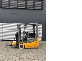 Jungheinrich EFG 215 — Elektriniai šakiniai krautuvai — naudotas parduodama | 123Machinery