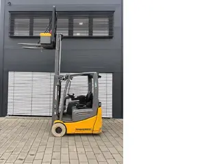 Jungheinrich EFG 215 — Foto 6