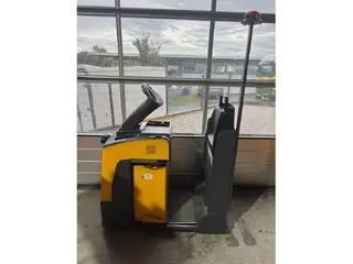 Jungheinrich EZS130 — Vilkimo traktoriai — naudotas parduodama | 123Machinery