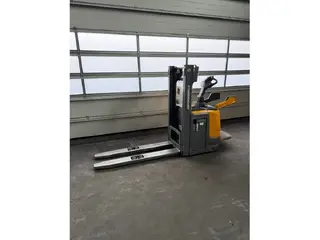 Jungheinrich EFG ERC 214 KP Lithium — Paletių krovikliai — naudotas parduodama | 123Machinery