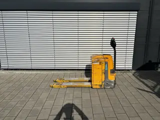 Jungheinrich EFG EJE 120 — Elektriniai paletių vežimėliai — naudotas parduodama | 123Machinery