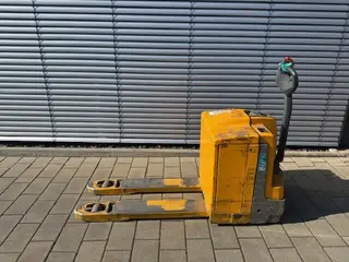 Jungheinrich EFG EJE 220 — Elektriniai paletių vežimėliai — naudotas parduodama | 123Machinery