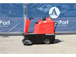 Nilfisk EFG SW 4000 Aufsitzkehrmaschine — Прочая уборочная техника — б/у купить | 123Machinery
