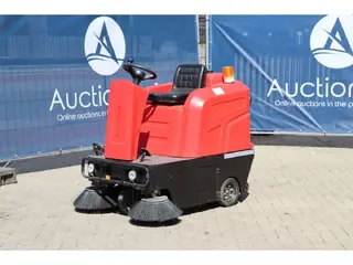 Nilfisk EFG SW 4000 Aufsitzkehrmaschine — Foto 9