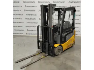 Jungheinrich EFG EFG 215 — Elektriniai šakiniai krautuvai — naudotas parduodama | 123Machinery