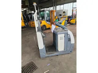 Jungheinrich EFG EZS 330 — Vilkimo traktoriai — naudotas parduodama | 123Machinery