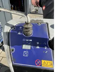 Nilfisk EFG SW 4000 Aufsitzkehrmaschine — Foto 6