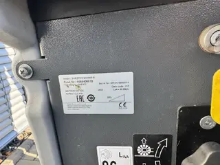 Nilfisk EFG SW 4000 Aufsitzkehrmaschine — Foto 7