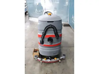 Nilfisk EFG SW 4000 Aufsitzkehrmaschine — Foto 5