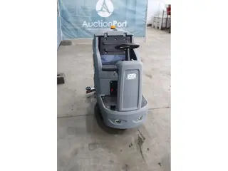 Nilfisk EFG SW 4000 Aufsitzkehrmaschine — Foto 7
