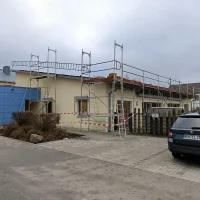 Fassadengerüst mit Treppenturm – öffentliche Bauten — Foto 4