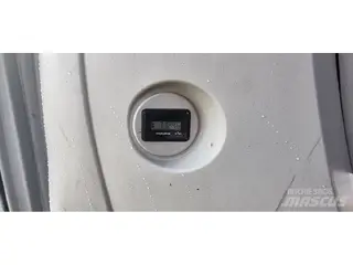 Kobelco DX225LC-7M SK235SR-2 — Foto 3